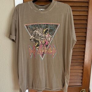 Def Leppard Graphic T-Shirt